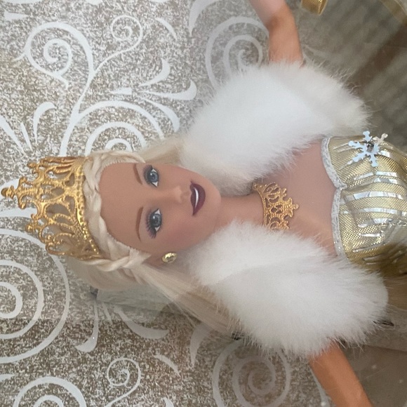 Special 2000’s Edition - Celebration Barbie - Picture 6 of 7